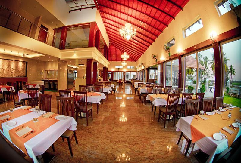 Apoorva Resorts Davangere Buitenkant foto
