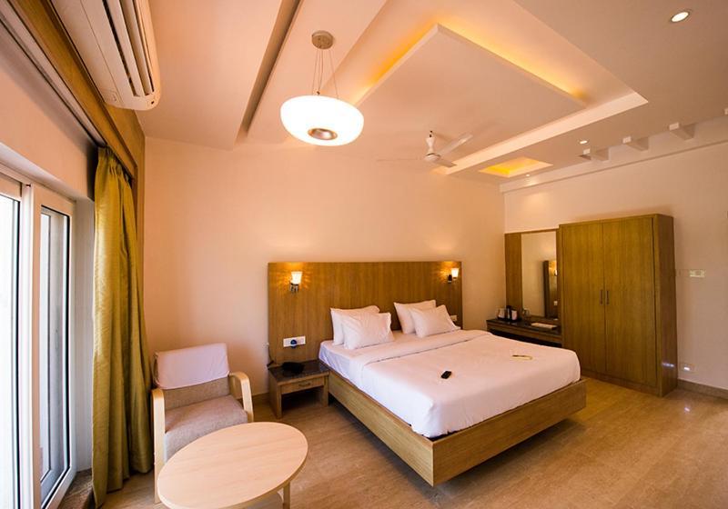 Apoorva Resorts Davangere Buitenkant foto