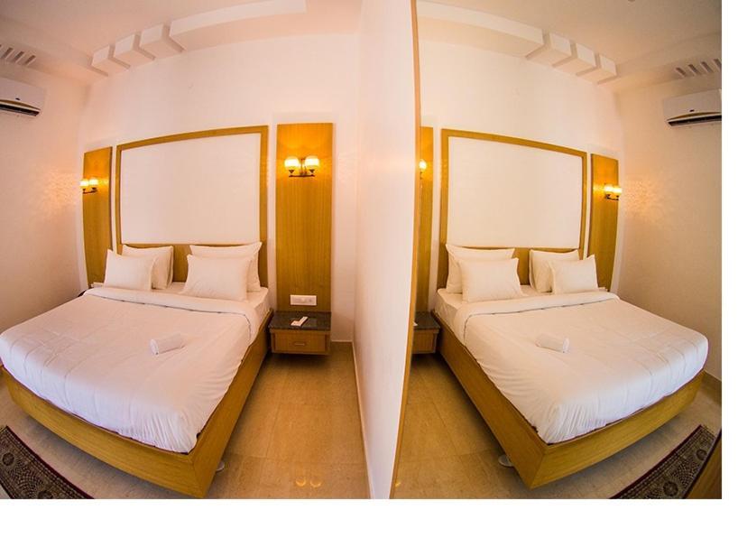 Apoorva Resorts Davangere Buitenkant foto